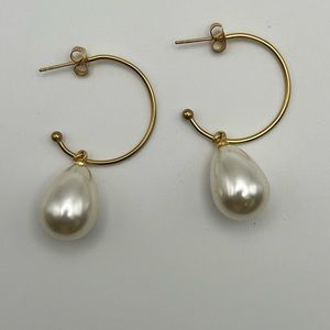 Pearl Gold Hoop Earrings -Stylish Pearl  Earrings -Elegant Minimalist Open Hoops